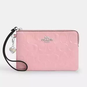 🩷Coach NWT Pink Embossed Corner Zip Wristlet /Signature Leather With Heart Charm